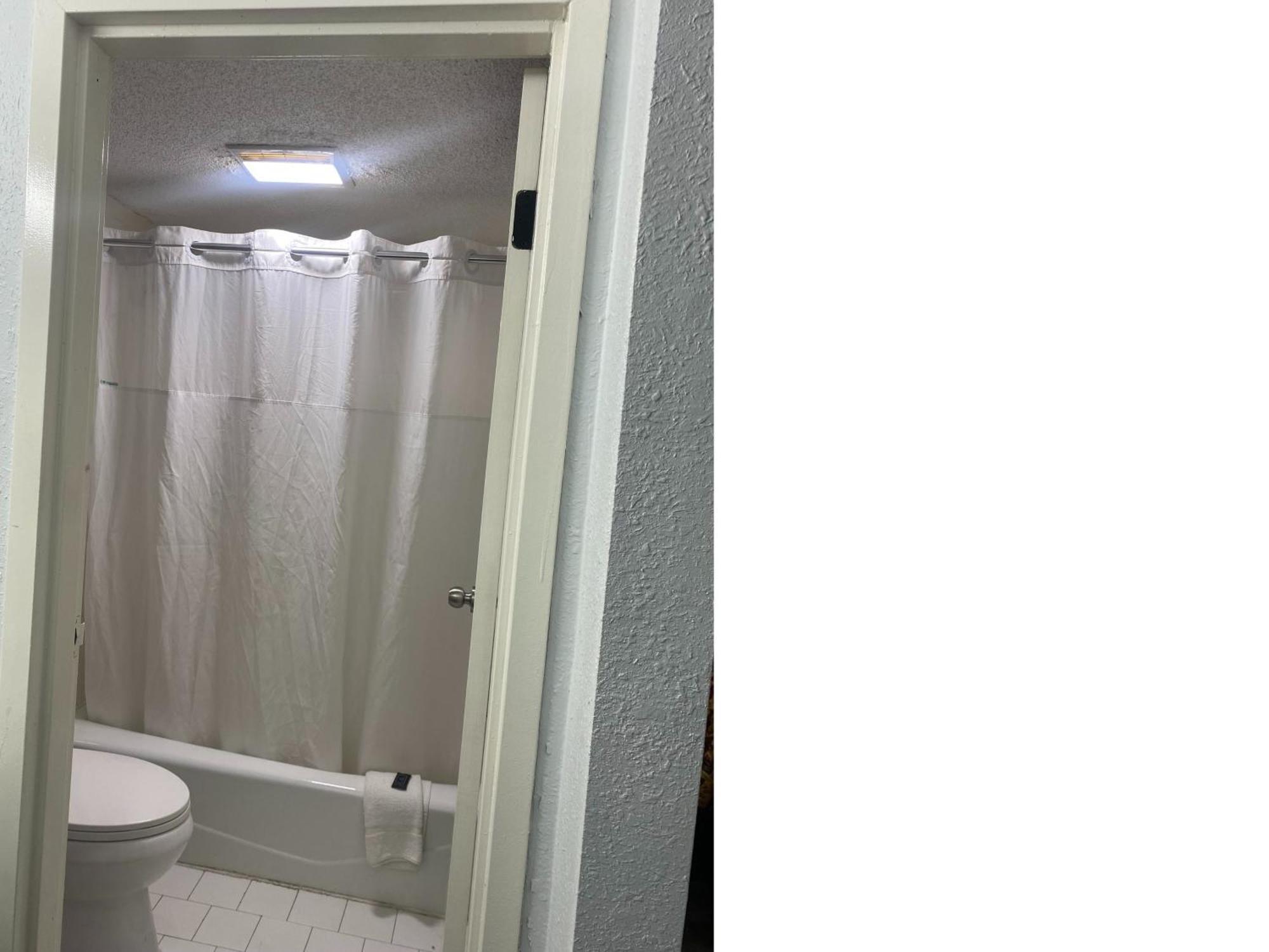 American Inn And Suites - Atlanta Airport Jonesboro I-75 Room photo